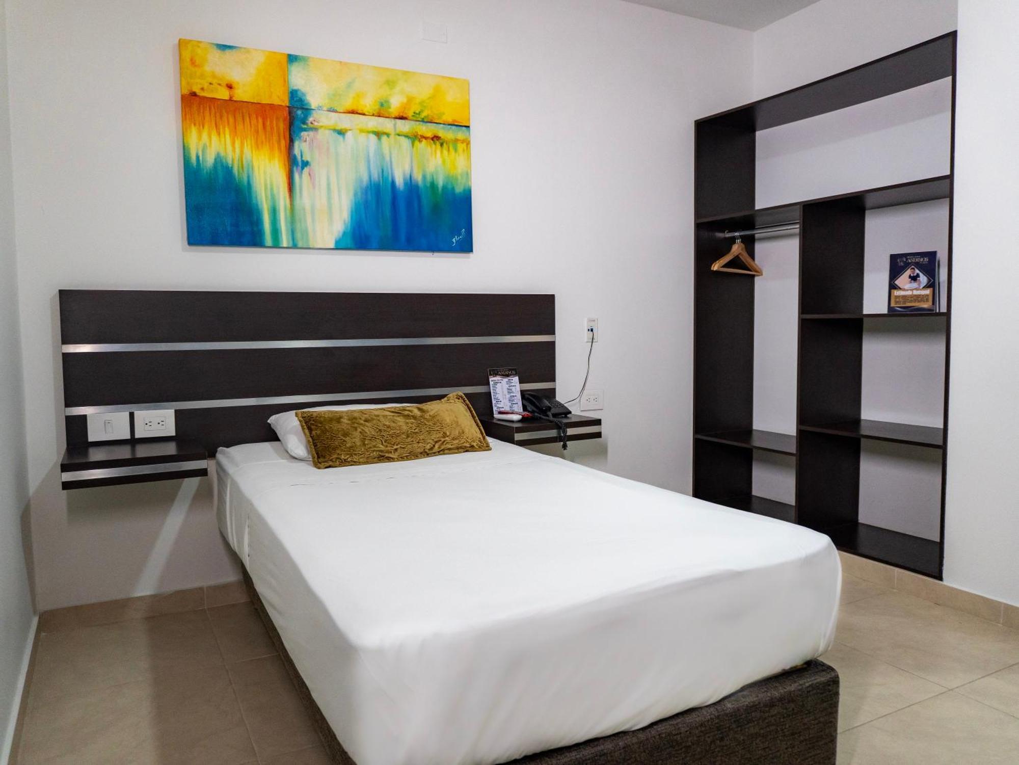 Hotel Andinos Plaza Florencia 프로렌시아 외부 사진