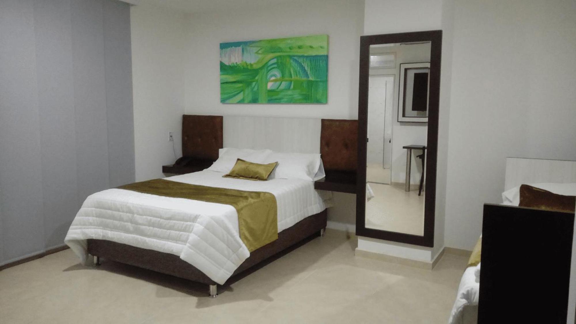 Hotel Andinos Plaza Florencia 프로렌시아 외부 사진