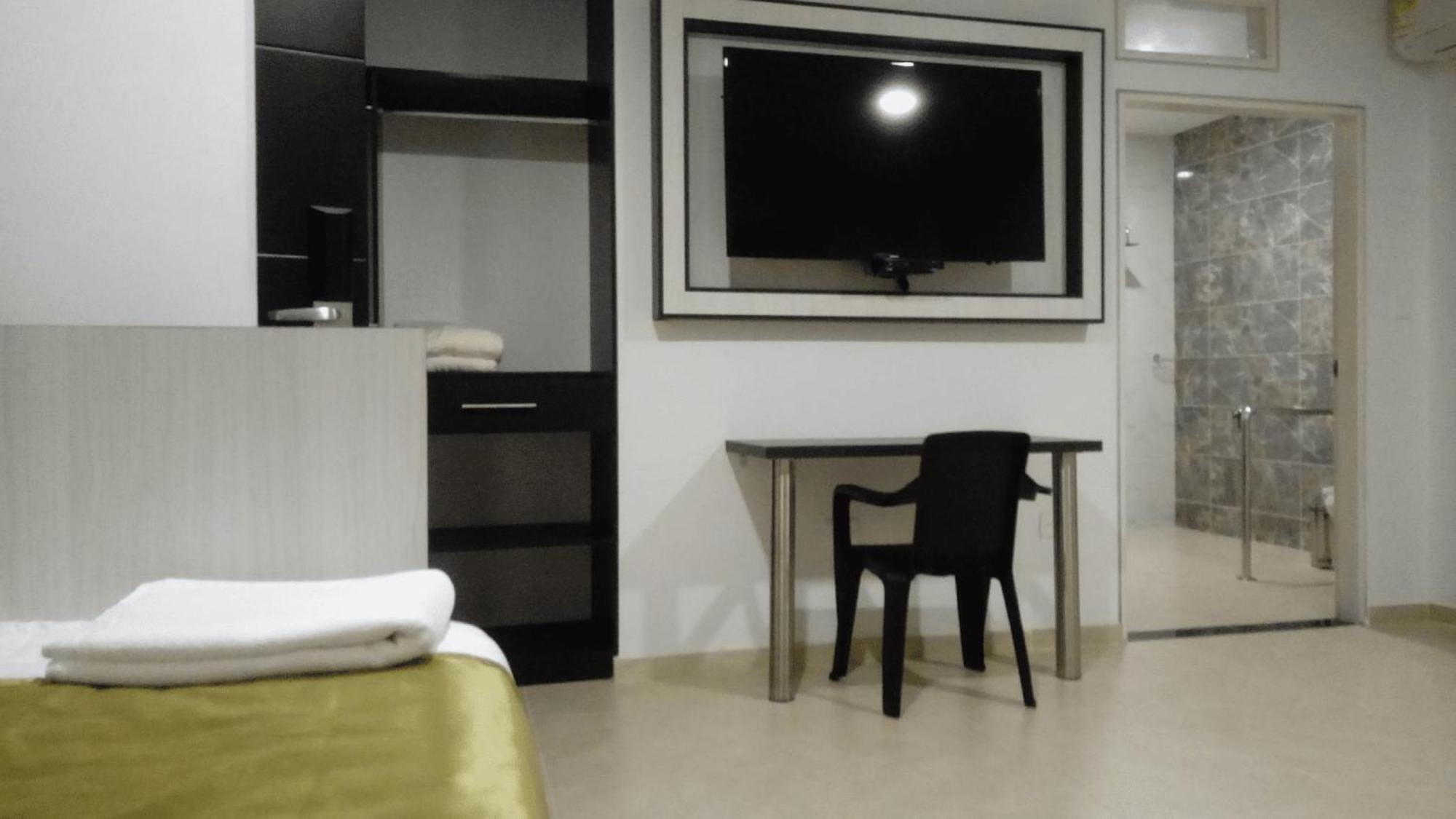 Hotel Andinos Plaza Florencia 프로렌시아 외부 사진