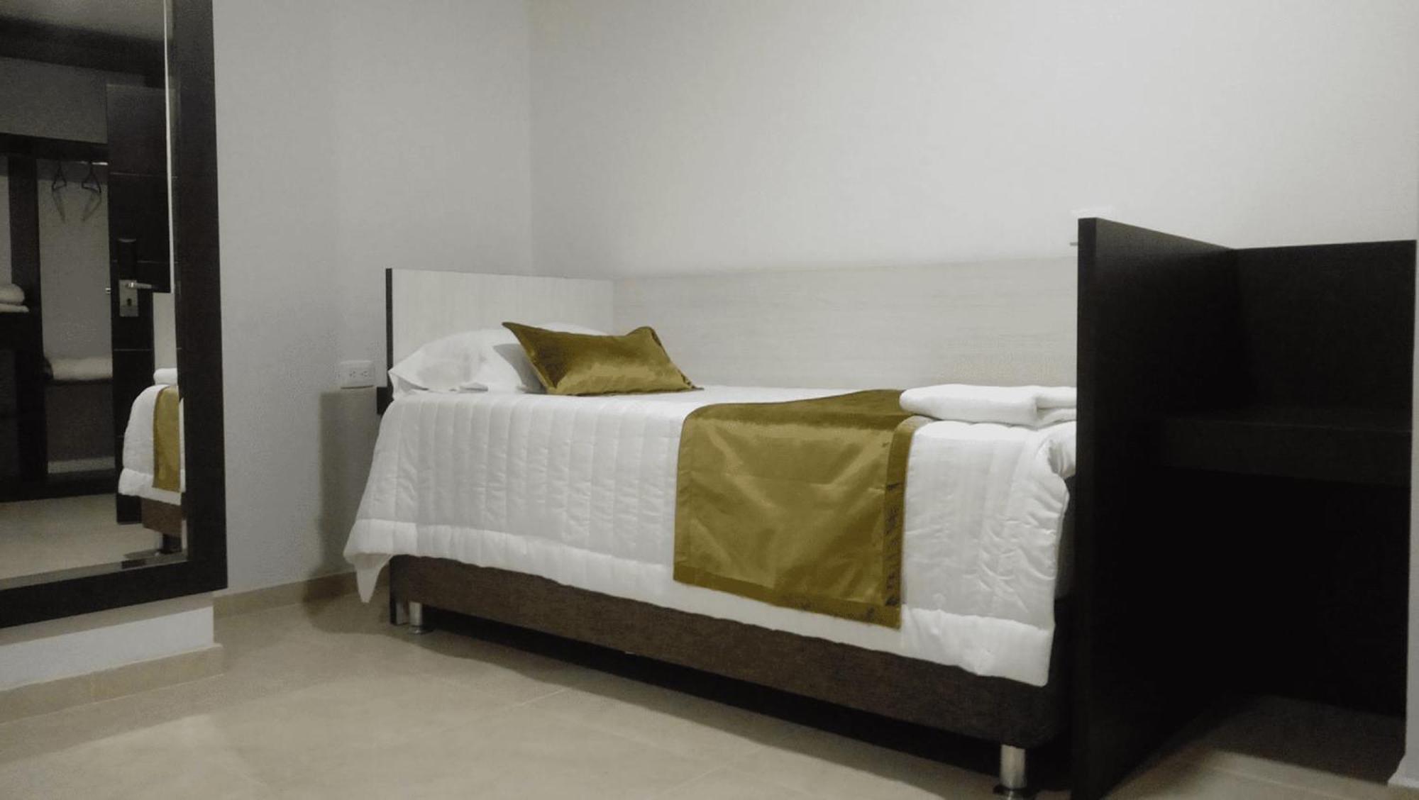 Hotel Andinos Plaza Florencia 프로렌시아 외부 사진